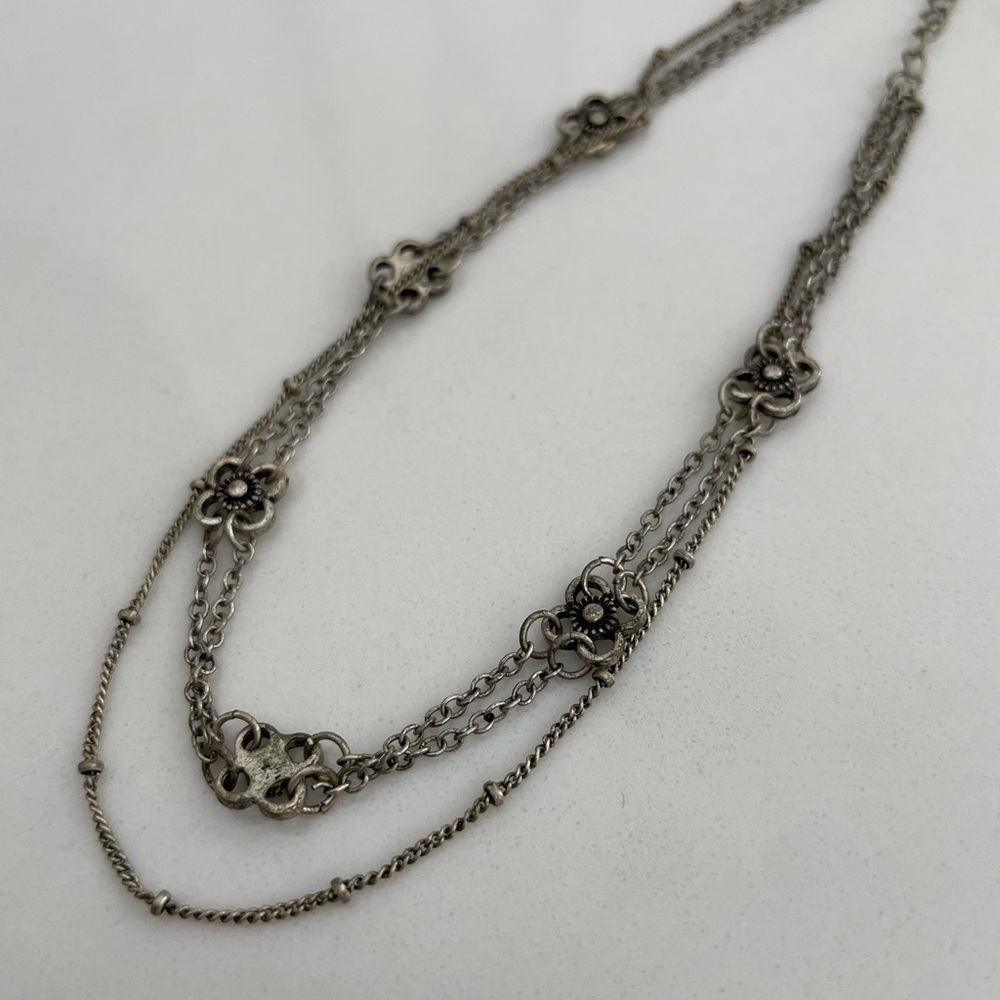 Daisy chain metal choker